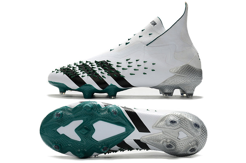 Chuteira Adidas Predator Freak+ Campo