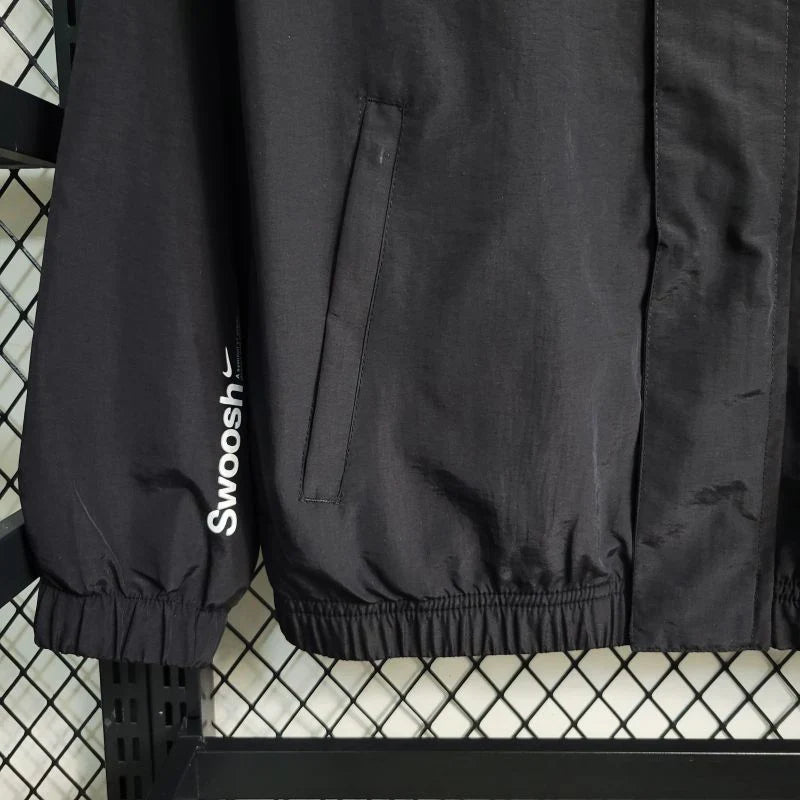 Jaqueta Corta Vento Swoosh - Preto