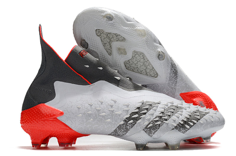 Chuteira Adidas Predator Freak+ Campo