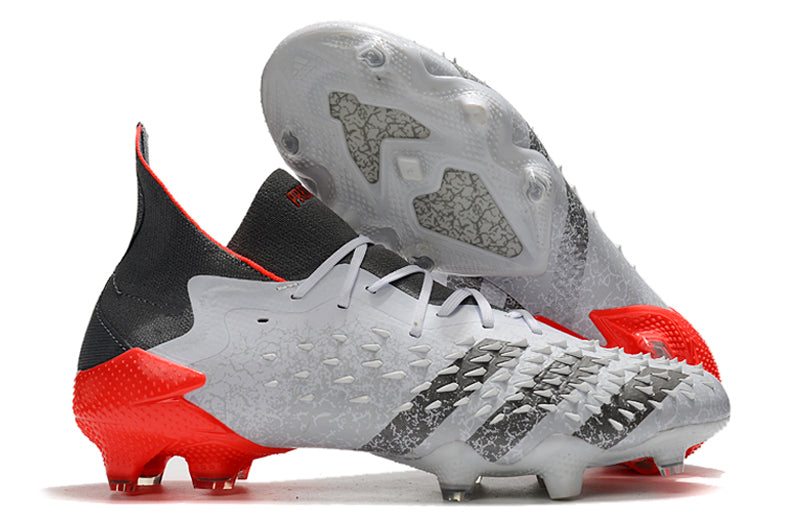 Chuteira Adidas Predator Freak+ .1 Campo