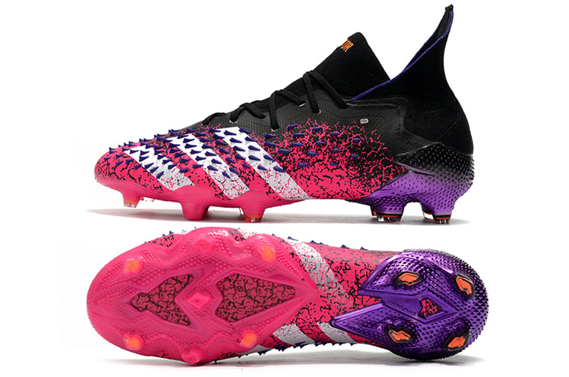 Chuteira Adidas Predator Freak+ 1. Campo