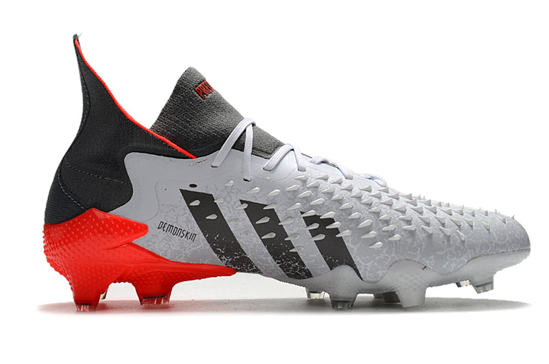 Chuteira Adidas Predator Freak+ .1 Campo