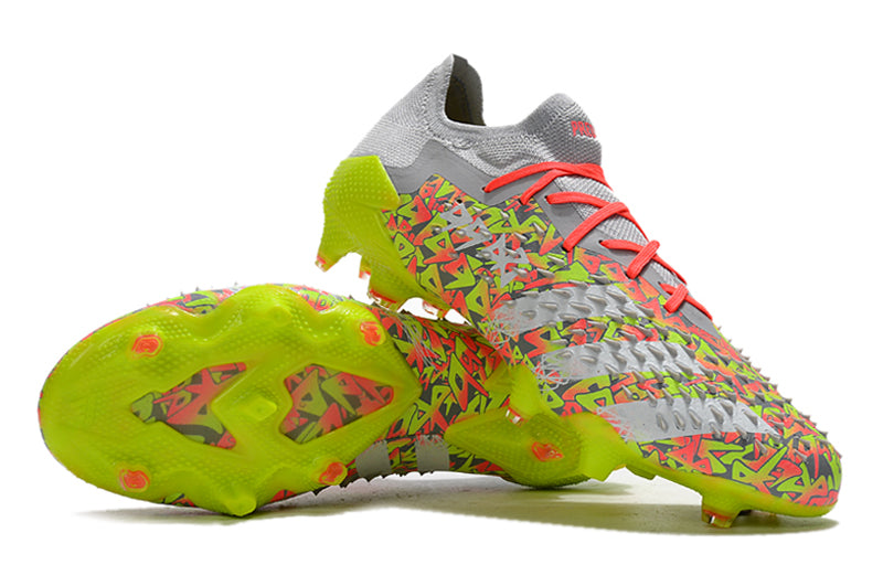 Chuteira Adidas Predator Freak+ Low .1 Campo