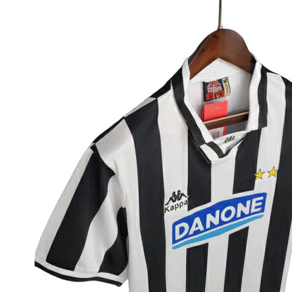 Camisa Juventus 1994/95 Preta e Branca Retrô