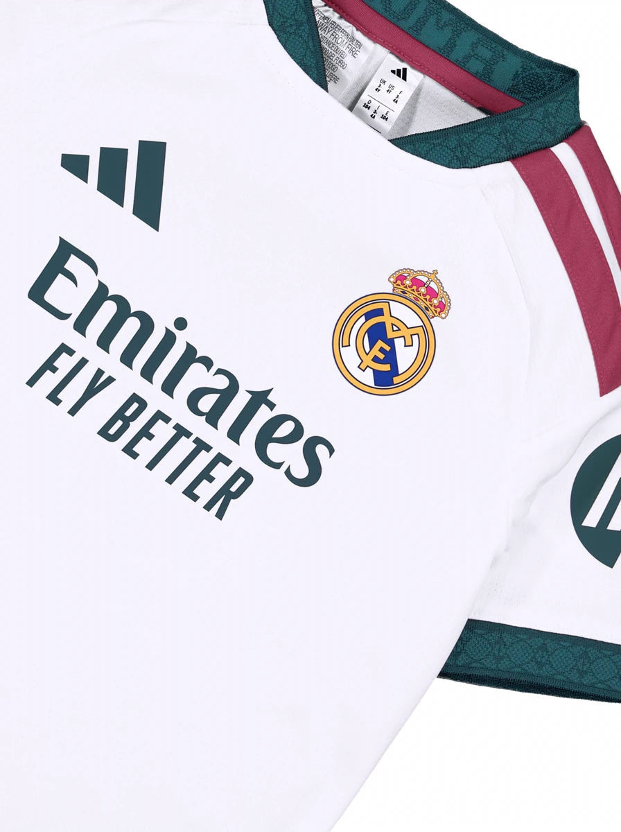 Kit Infantil Real Madrid 26/27 Foto 5